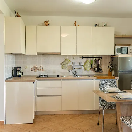 Elio 1606 * Labin (Istria)