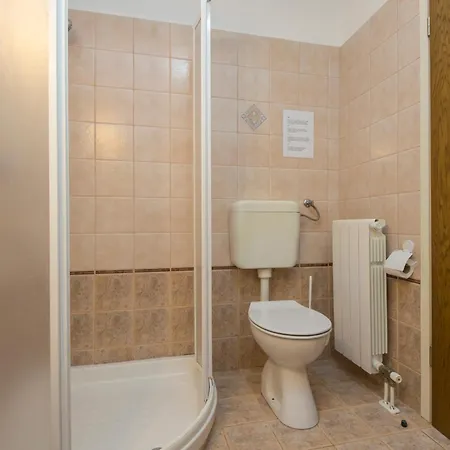 شقة Elio 1606 *